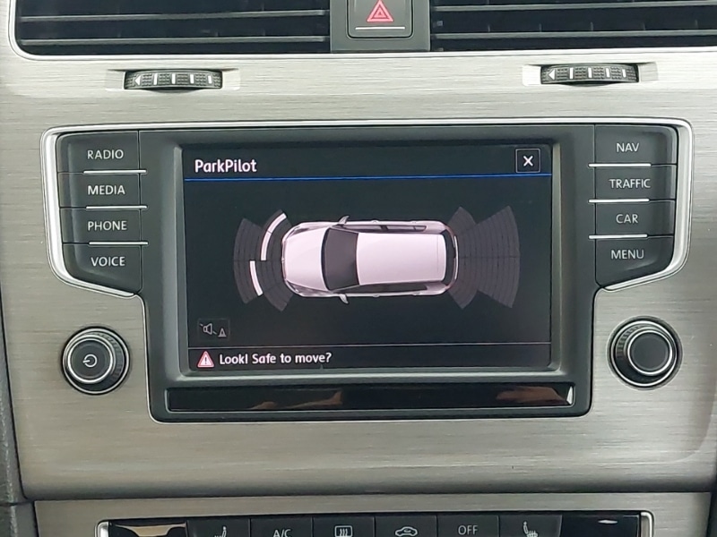 Used Volkswagen Golf 2017 for sale - 77922104: Photo 11