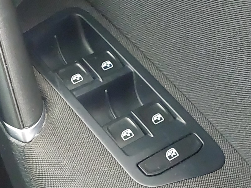 Used Volkswagen Golf 2017 for sale - 77922104: Photo 19