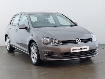 Used Volkswagen Golf 2017 for sale - 77922104: Photo