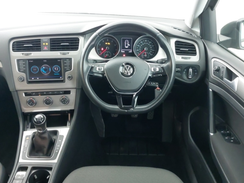 Used Volkswagen Golf 2017 for sale - 77922104: Photo 7