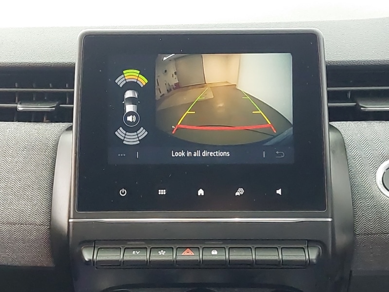 Used Renault Clio 2024 for sale - 76880304: Photo 11