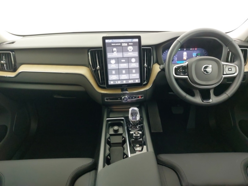 Used Volvo XC60 2025 for sale - 76885518: Photo 2