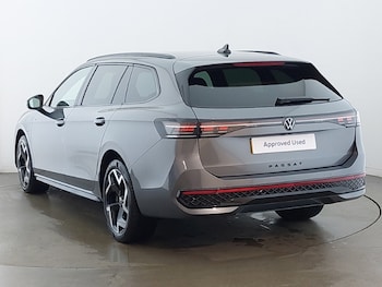 Used Volkswagen Passat 2024 for sale - 77790609: Photo