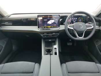 Used Volkswagen Passat 2024 for sale - 74492750: Photo