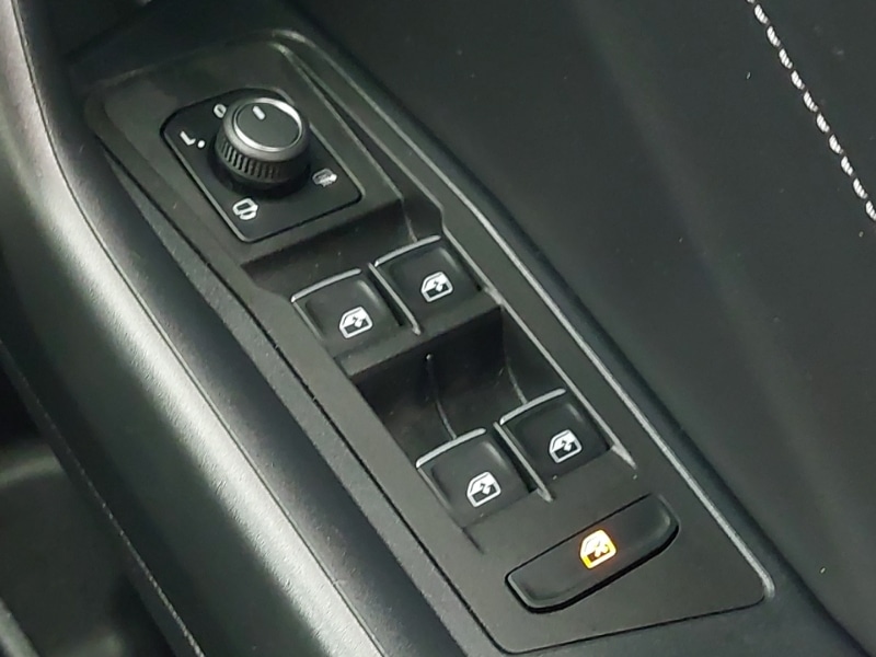 Used Volkswagen T-Roc 2023 for sale - 77987618: Photo 19