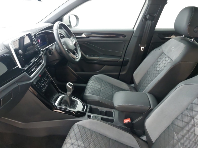 Used Volkswagen T-Roc 2023 for sale - 77987618: Photo 5