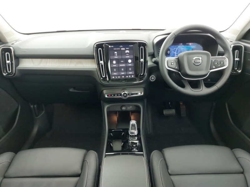Used Volvo XC40 2025 for sale - 78046392: Photo 2