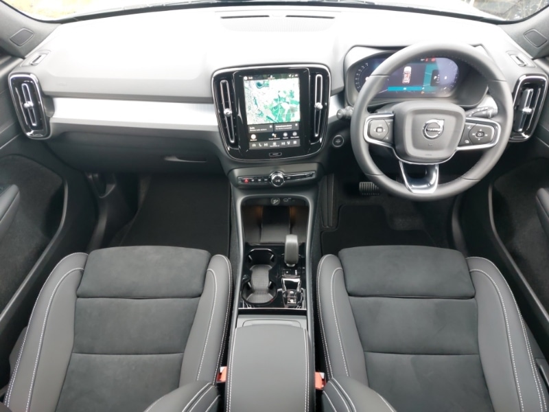 Used Volvo XC40 2025 for sale - 78093594: Photo 2