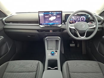 Used Volkswagen T-Roc 2026 for sale - 79274020: Photo