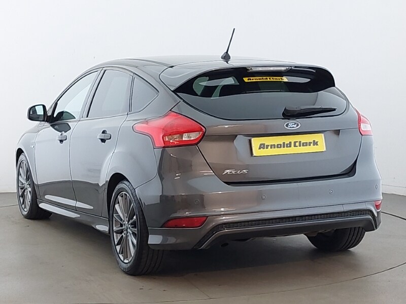 Used Ford Focus 2017 for sale - 77948044: Photo 3