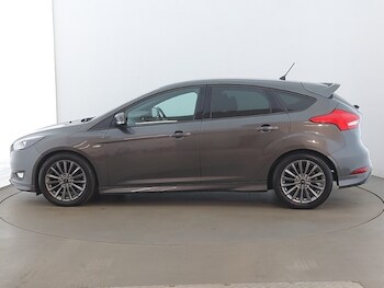 Used Ford Focus 2017 for sale - 77948044: Photo
