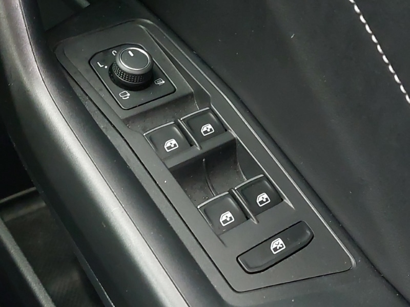 Used Volkswagen T-Roc 2022 for sale - 76071083: Photo 19