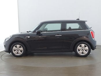 Used MINI Hatch 2019 for sale - 77623910: Photo