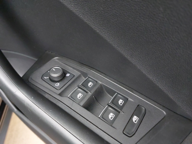 Used Volkswagen T-Roc 2019 for sale - 76683533: Photo 19