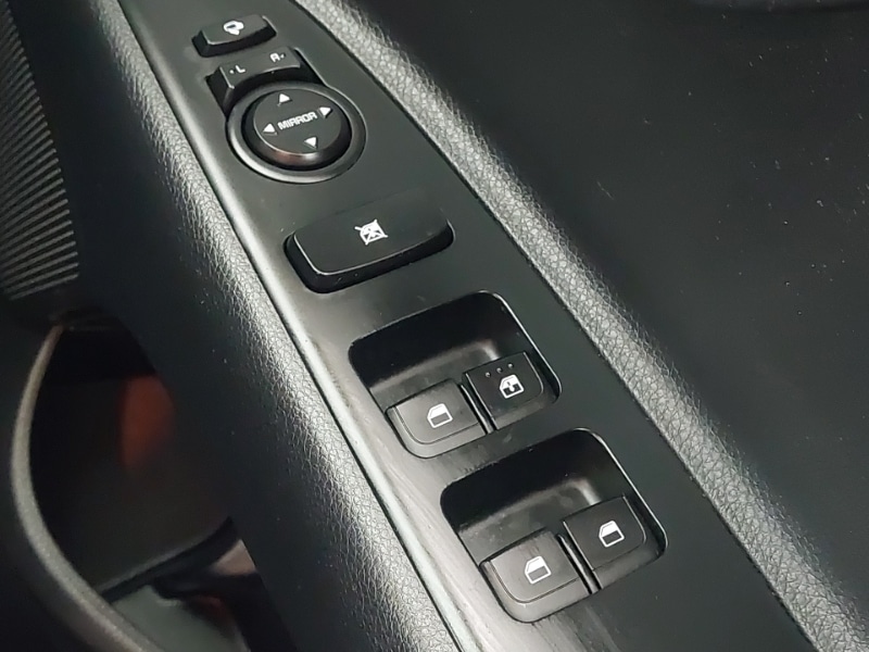 Used Kia Stonic 2023 for sale - 77028575: Photo 19