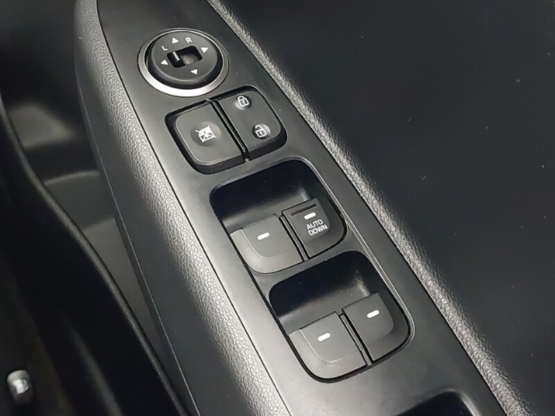 Used Hyundai i10 2018 for sale - 77194119: Photo 18