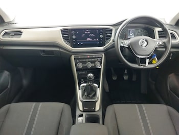 Used Volkswagen T-Roc 2020 for sale - 76195232: Photo 2