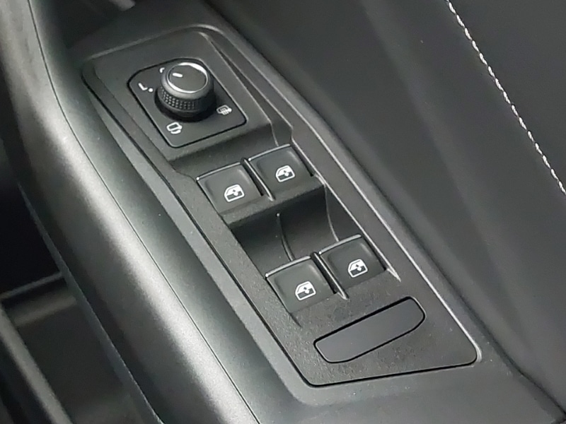 Used Volkswagen T-Roc 2025 for sale - 76897574: Photo 19