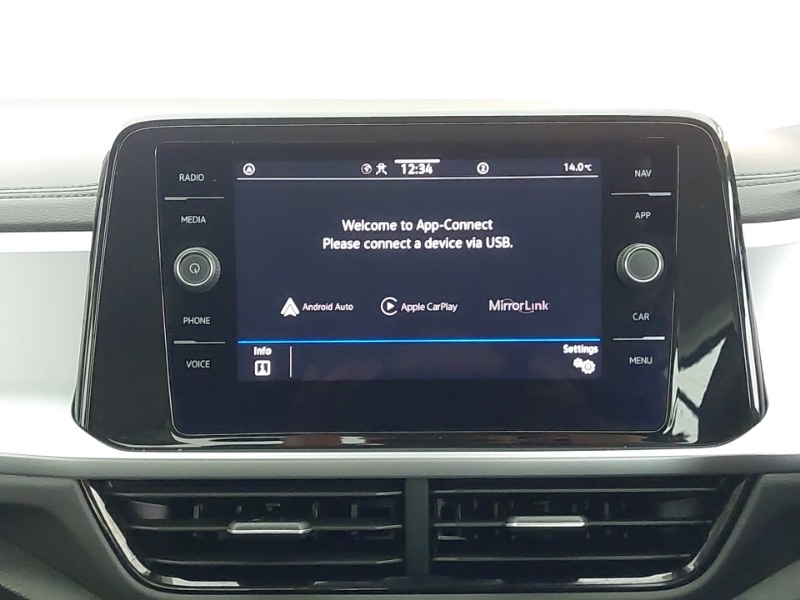 Used Volkswagen T-Roc 2023 for sale - 76556427: Photo 16