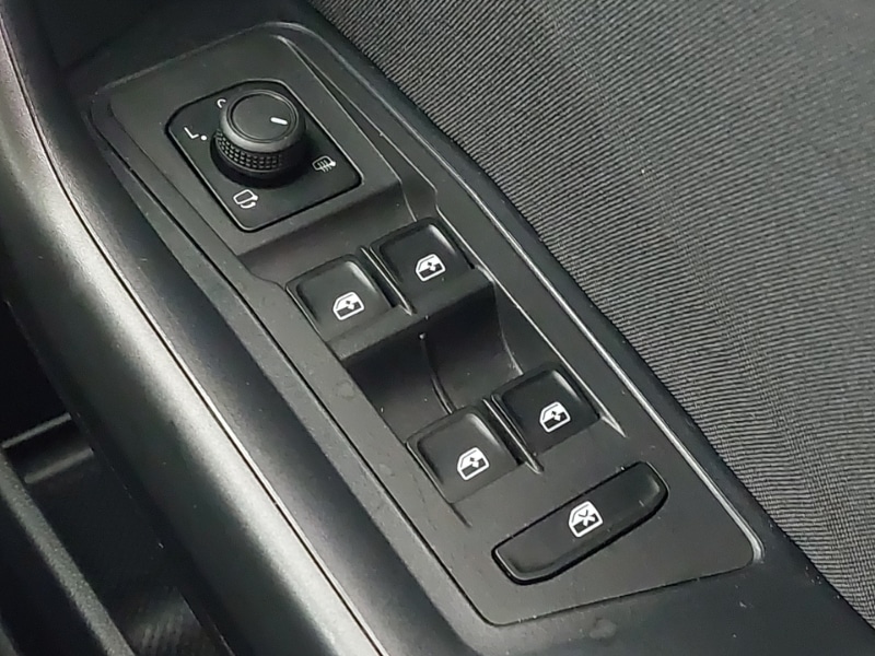 Used Volkswagen T-Roc 2023 for sale - 76556427: Photo 19