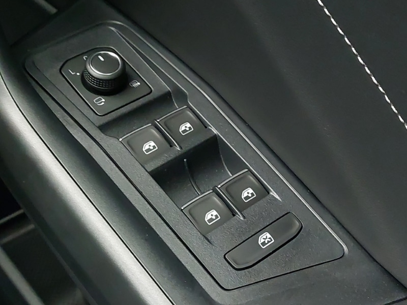 Used Volkswagen T-Roc 2025 for sale - 77736491: Photo 18