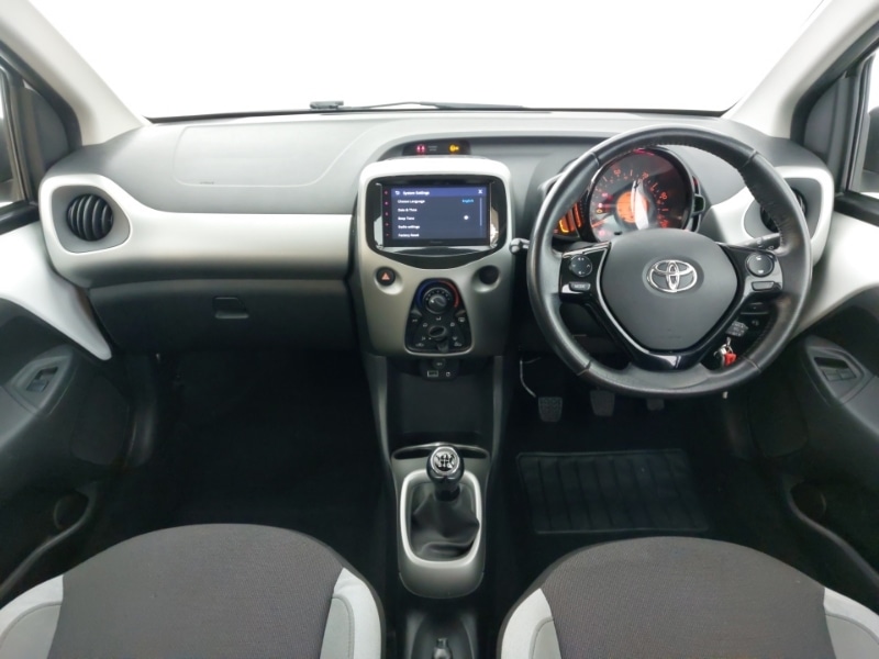 Used Toyota AYGO 2018 for sale - 77154959: Photo 2