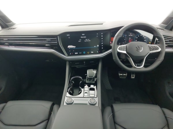Used Volkswagen Touareg 2025 for sale - 76062902: Photo 2