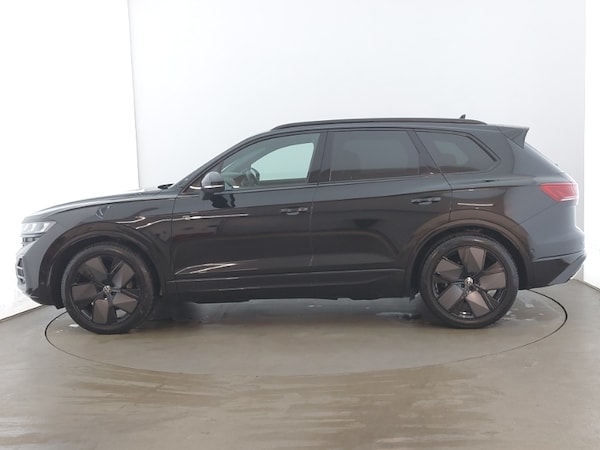 Used Volkswagen Touareg 2025 for sale - 76062902: Photo 4