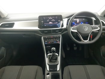 Used Volkswagen T-Roc 2023 for sale - 76188152: Photo 2