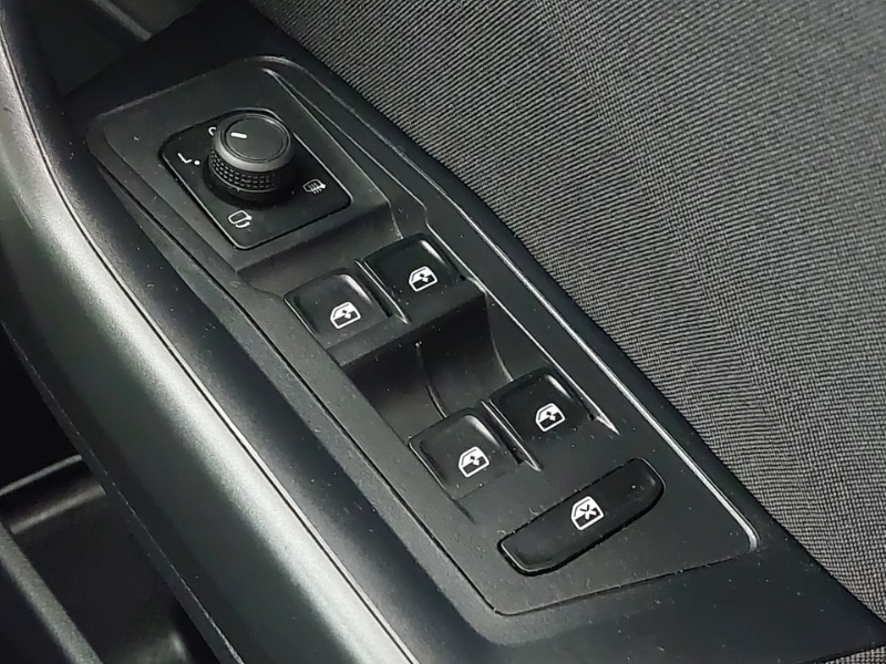 Used Volkswagen T-Roc 2023 for sale - 77338540: Photo 19