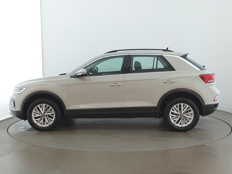 Used Volkswagen T-Roc 2023 for sale - 77338540: Photo 4