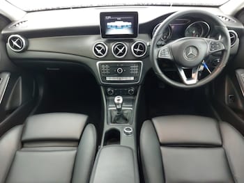 Used Mercedes-Benz GLA 2017 for sale - 76282074: Photo 2