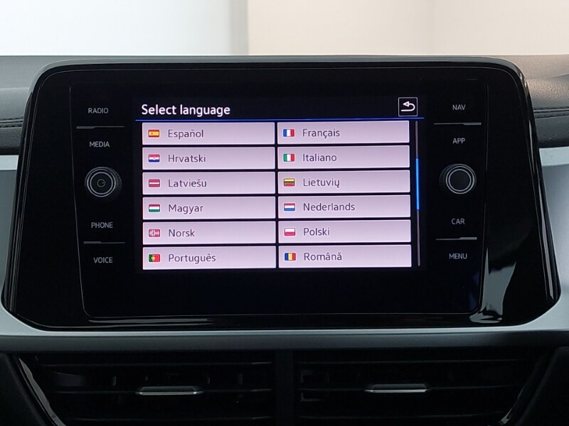 Used Volkswagen T-Roc 2024 for sale - 77689668: Photo 17