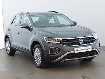 Used Volkswagen T-Roc 2024 for sale - 77689668: Photo