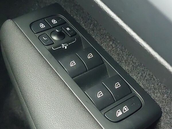 Used Volvo XC40 2024 for sale - 76188250: Photo 19
