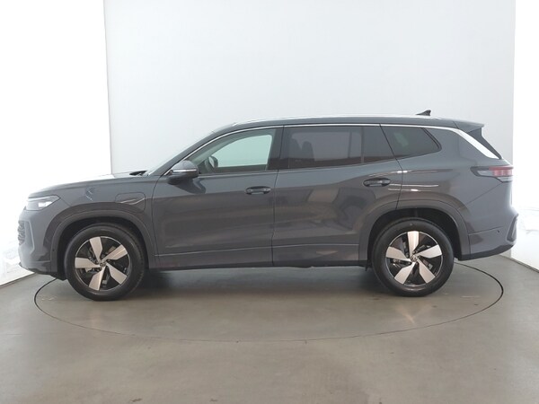 Used Volkswagen Touran 2025 for sale - 75289859: Photo 4