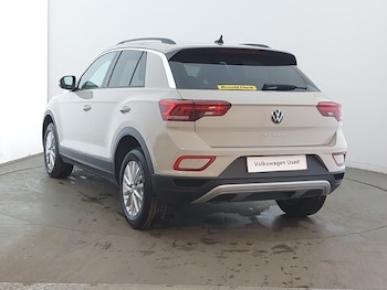Used Volkswagen T-Roc 2023 for sale - 78683937: Photo