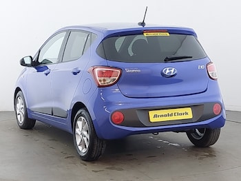 Used Hyundai i10 2018 for sale - 76325384: Photo