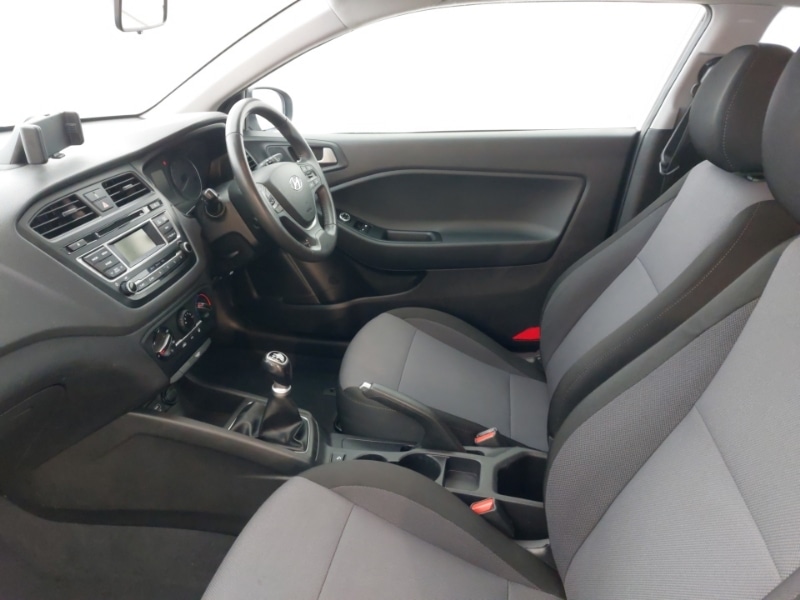 Used Hyundai i20 2018 for sale - 76294042: Photo 5