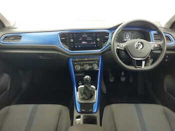 Used Volkswagen T-Roc 2019 for sale - 76521390: Photo