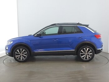 Used Volkswagen T-Roc 2019 for sale - 76521390: Photo