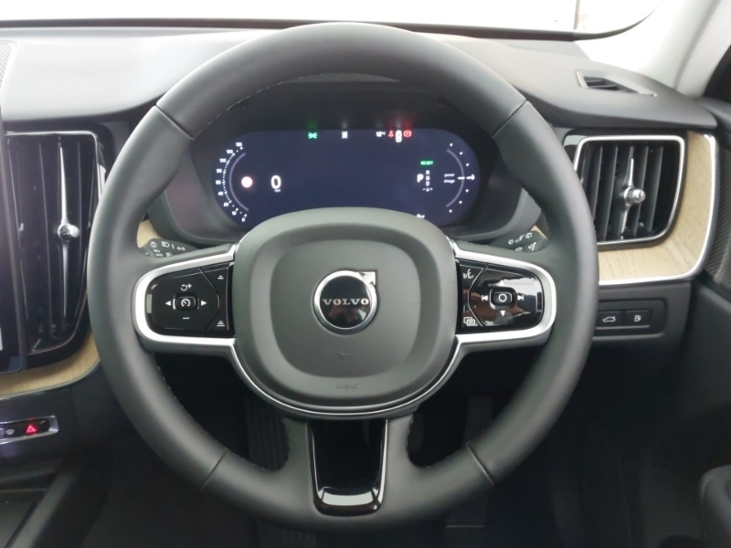 Used Volvo XC60 2025 for sale - 77183378: Photo 13