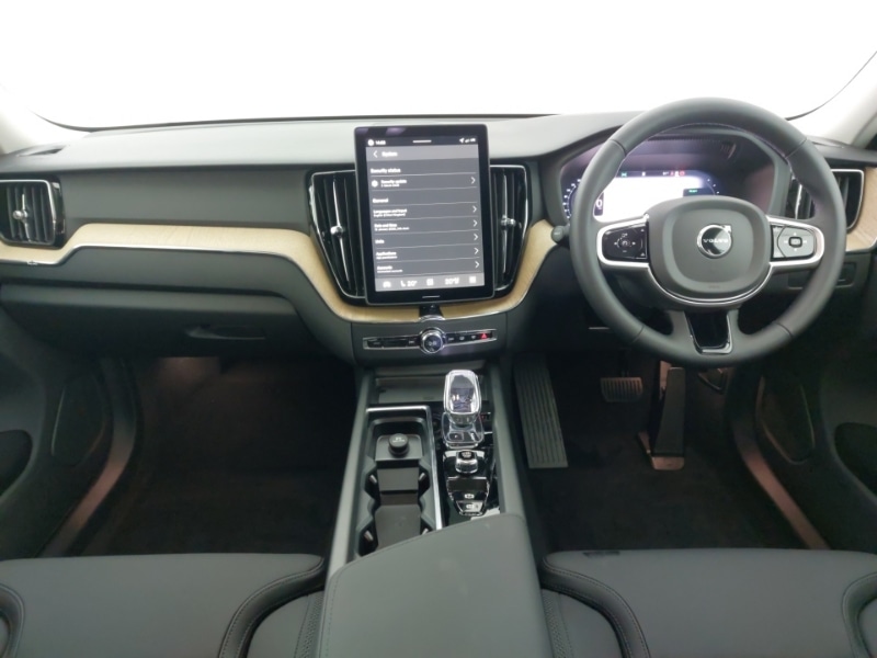 Used Volvo XC60 2025 for sale - 77183378: Photo 2