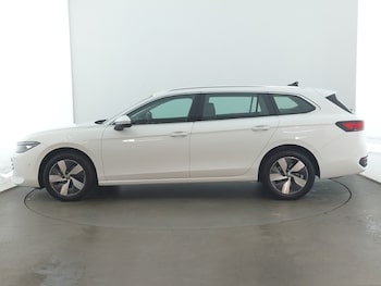 Used Volkswagen Passat 2025 for sale - 75668737: Photo