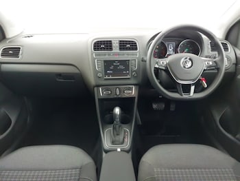 Used Volkswagen Polo 2015 for sale - 75514273: Photo