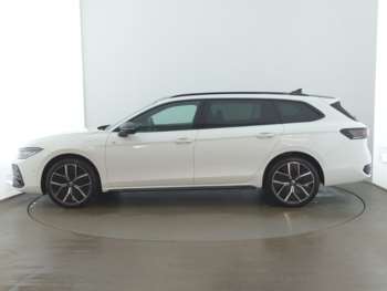 Used Volkswagen Passat 2024 for sale - 74940273: Photo