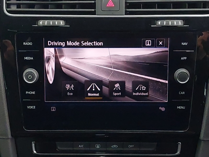 Used Volkswagen Golf 2019 for sale - 77922099: Photo 17