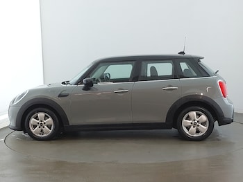 Used MINI Hatch 2021 for sale - 76589377: Photo