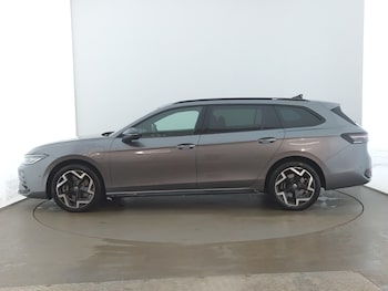 Used Volkswagen Passat 2024 for sale - 79092426: Photo