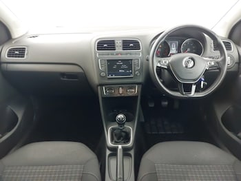 Used Volkswagen Polo 2016 for sale - 76571561: Photo